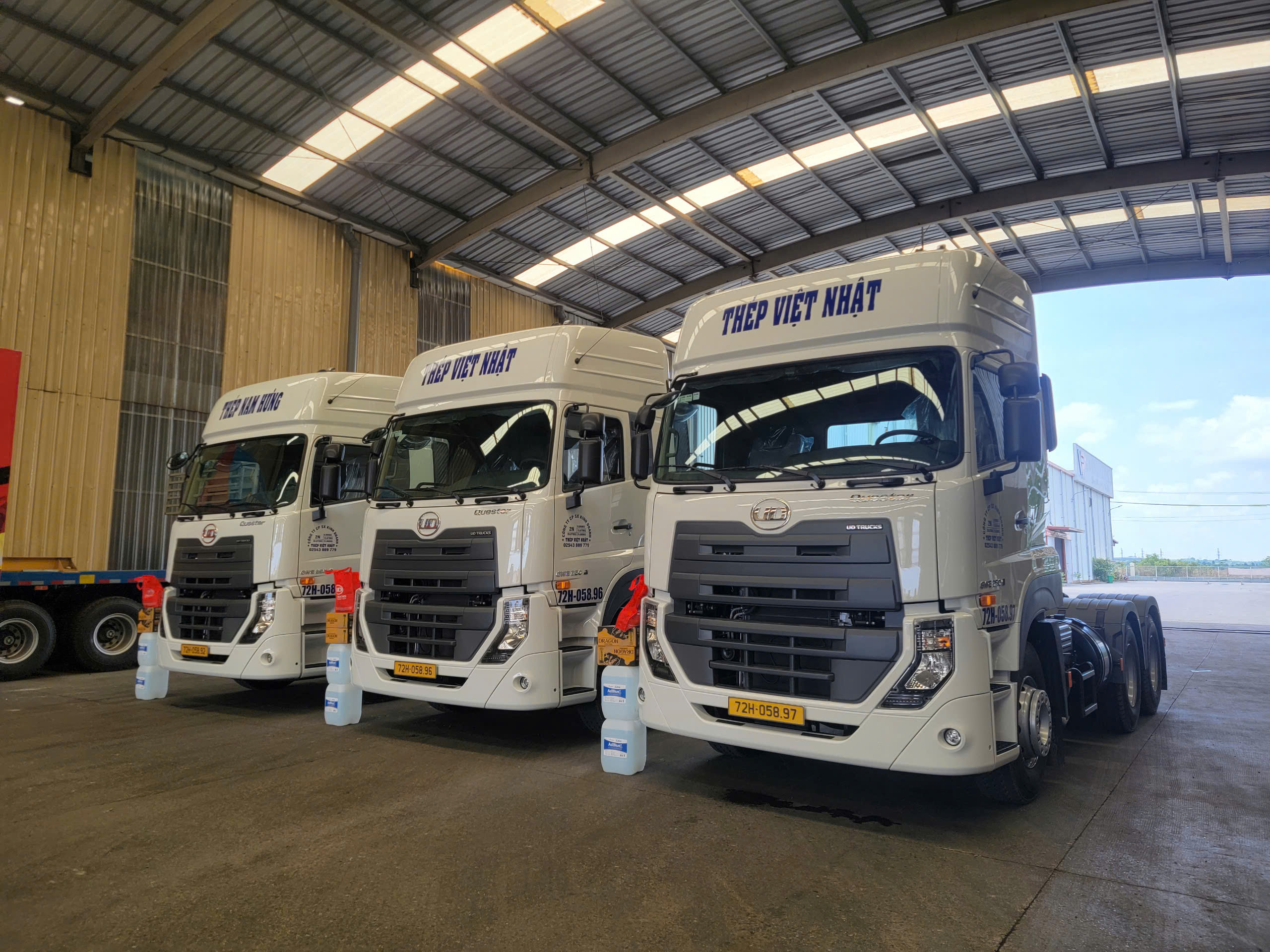 Buổi Giao 3 Đầu Kéo UD Trucks 350hp 2025 Tại Công Ty Thép Việt Nhật