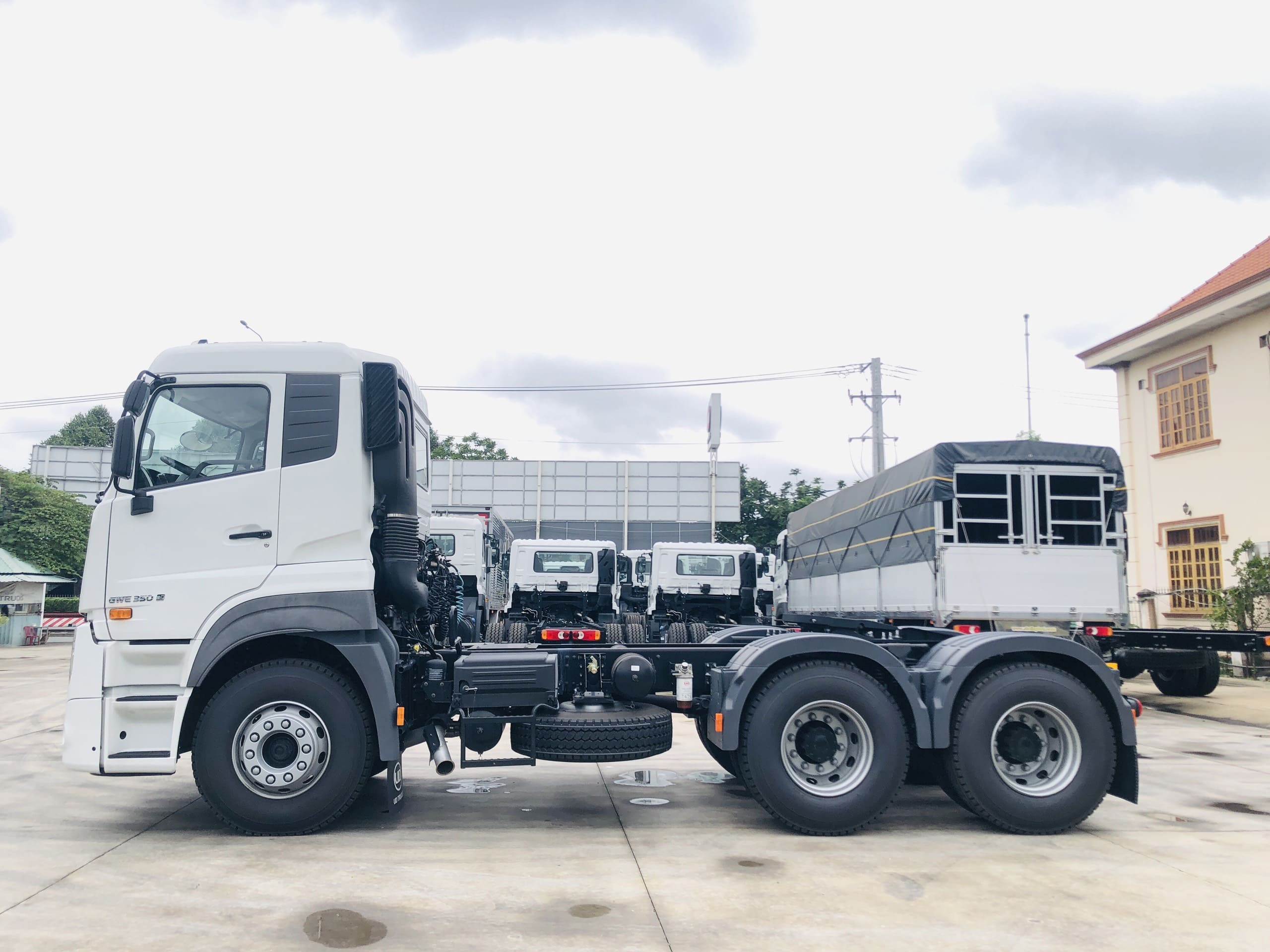 Chassi đâu kèo ud 350hp